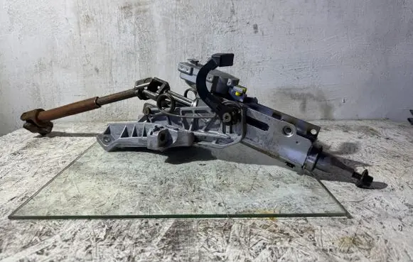 Volvo V50 Steering wheel axle 30723331 00917527