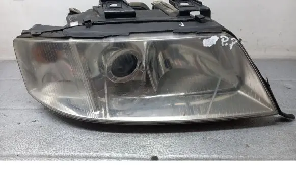 Audi A6 S6 C5 4B Front reflector 