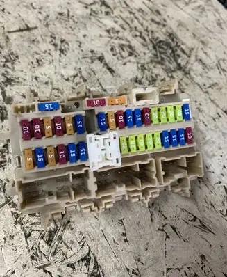 Infiniti QX60 L50 Fuse module