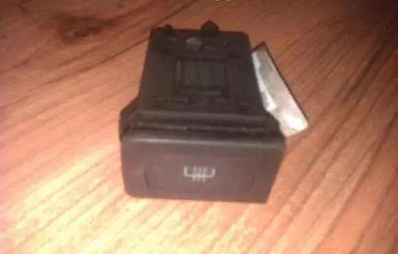 Volkswagen Golf IV Windscreen/window heater switch 1j0953235j