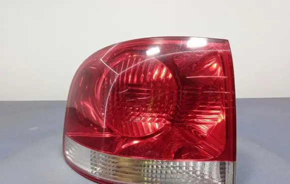Volkswagen Touareg I Rear/tail lights 7L6945095R