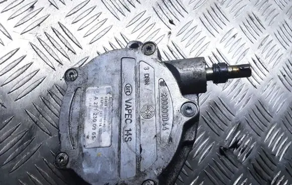 Mercedes-Benz C W203 Vacuum pump A2712300965 200000044