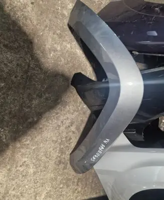 Fender trim (molding)