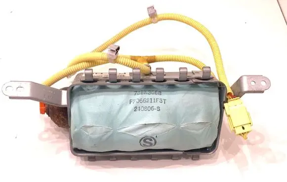 Toyota Land Cruiser (FJ75) Passenger airbag 