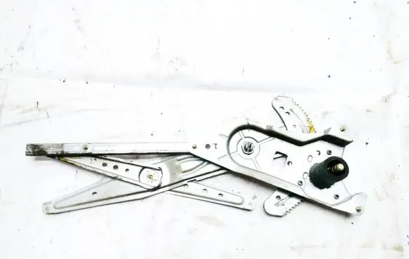 Hyundai Elantra Front door window regulator with motor 