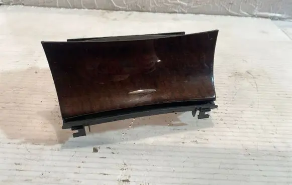 Mercedes-Benz E W211 Car ashtray A2116802852