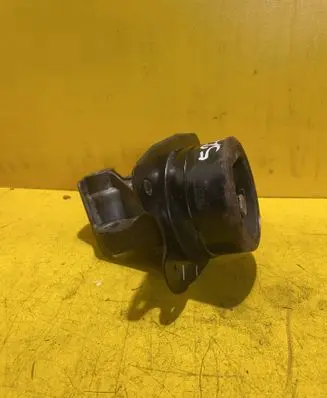 Chevrolet Captiva Engine mount bracket H60077A