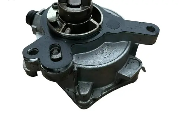 Volvo V40 Vacuum pump 31316688