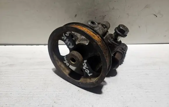 Toyota RAV 4 (XA20) Power steering pump 52020
