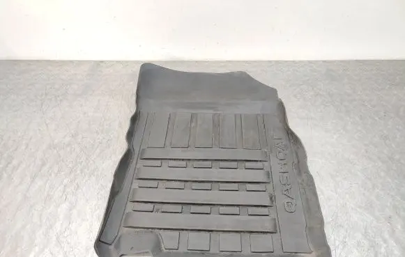 Nissan Qashqai Front floor mat KE7484E289