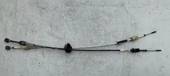 Opel Meriva B Gear shift cable linkage 55582629