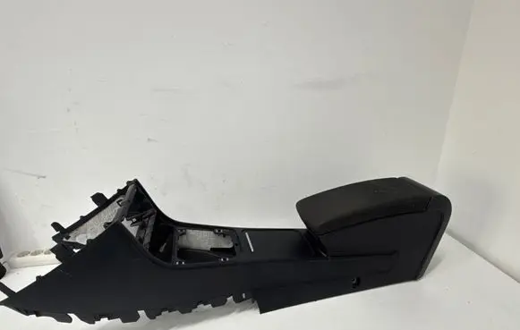 Volkswagen PASSAT B6 Center console 