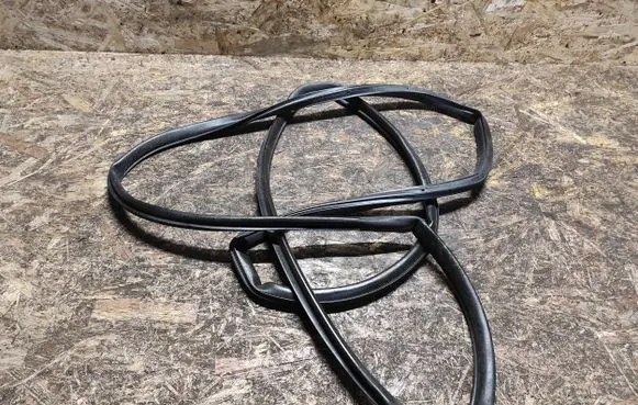 Jeep Compass Rubber seal front coupe door 533293680