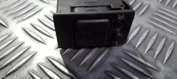Nissan Primera Wing mirror switch