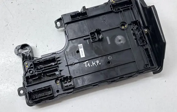 Tesla Model 3 Central body control module 156735900B P156745500C