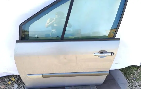 Renault Scenic II - Grand scenic II Front door