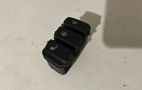 Volkswagen e-Up Windscreen/window heater switch 12E927137A 12E927137C