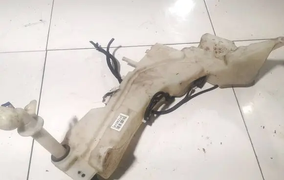 Ford Focus C-MAX Windshield washer fluid reservoir/tank 3M5113K153