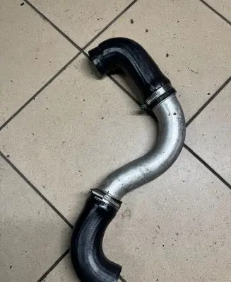 BMW 5 E39 Intercooler hose/pipe 2249524