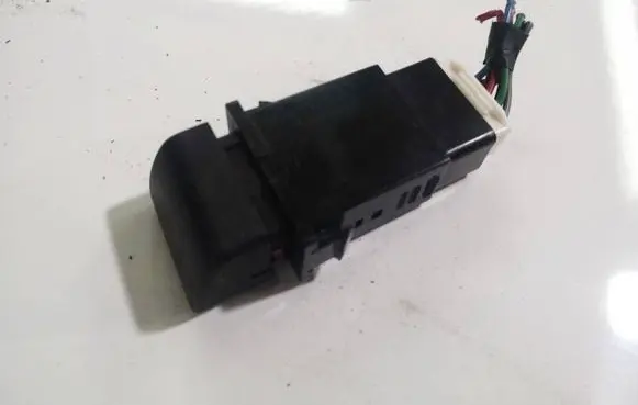 KIA Sportage Hazard light switch 864W0140