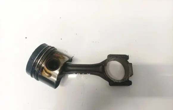 Volkswagen PASSAT B5.5 Piston with connecting rod