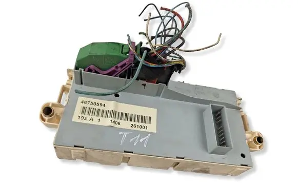Renault Laguna III Fuse module 46750594 46797600NPL