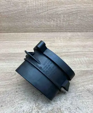 BMW 5 E39 Mass air flow meter 7787076 0928400468