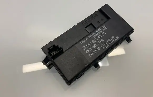 Mercedes-Benz CLS C219 Keyless (KESSY) go control unit/module 2118204075 33501102 CC0678