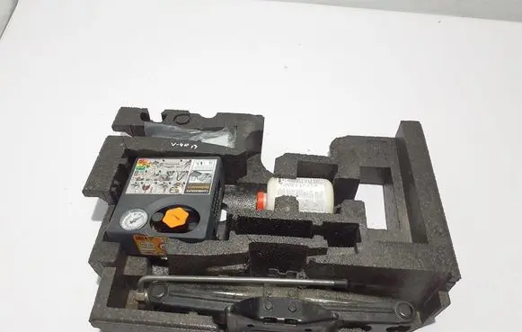 Volvo V40 Tool set 31317560