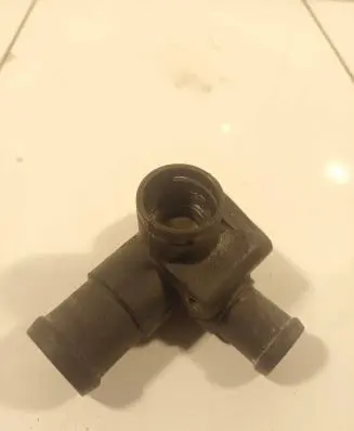 Audi A6 S6 C5 4B Engine coolant pipe/hose 028121132