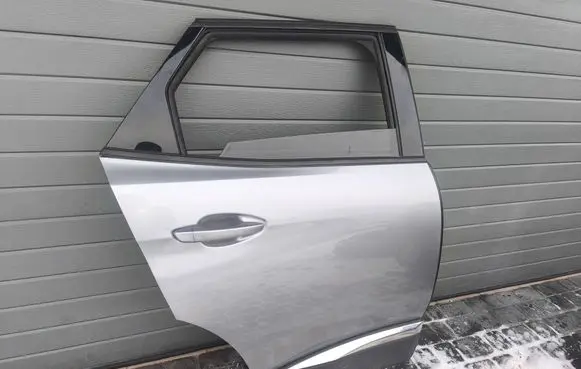Peugeot 3008 II Rear door 9814115380