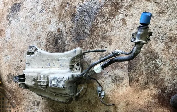 Skoda Octavia Mk3 (5E) AdBlue liquid reservoir 5Q0131877F 341547068