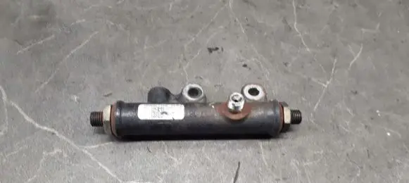 Citroen C6 Fuel main line pipe 4R8Q-9C066-AD