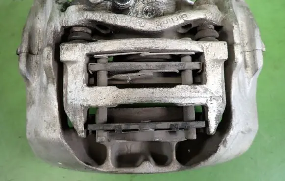 Volkswagen Transporter - Caravelle T4 Front brake caliper