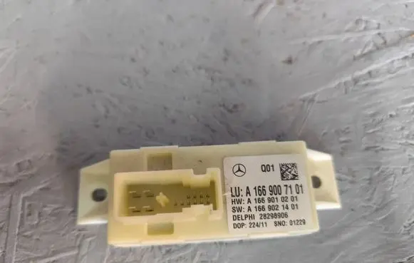 Mercedes-Benz C W204 Light module LCM A1669007101 28298906 A1669010201