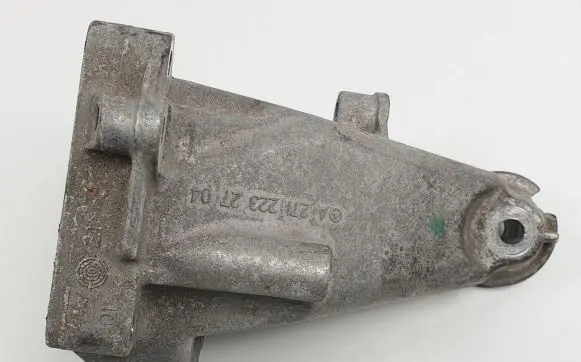Mercedes-Benz C W204 Engine mounting bracket A2712232704