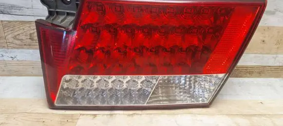 Tailgate rear/tail lights
