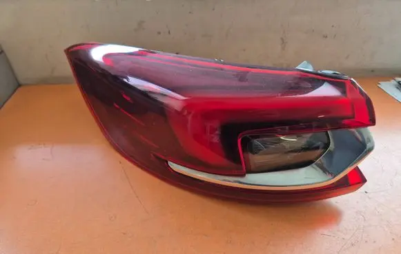 Opel Insignia B Rear/tail lights 39099112 20590101
