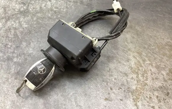Mercedes-Benz E W212 Ignition lock A2129055600 02921613