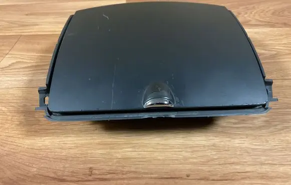 Nissan Note (E11) Glove box 682609U06B P10574A27900