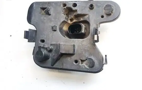Audi A4 S4 B6 8E 8H Tail light bulb cover holder 153947