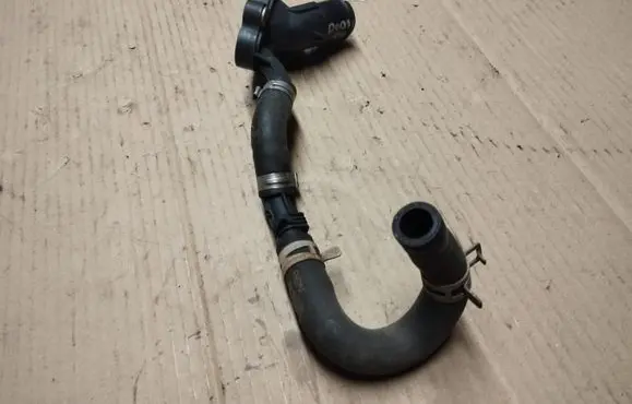 Chrysler Town & Country V Engine coolant pipe/hose