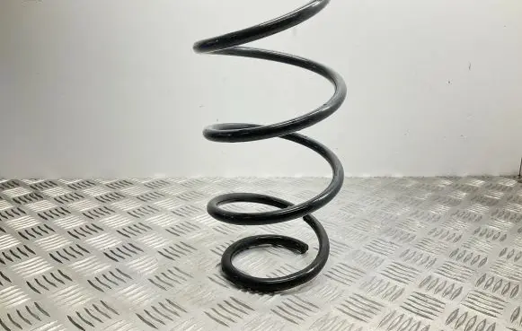 Skoda Octavia Mk3 (5E) Front coil spring MUW