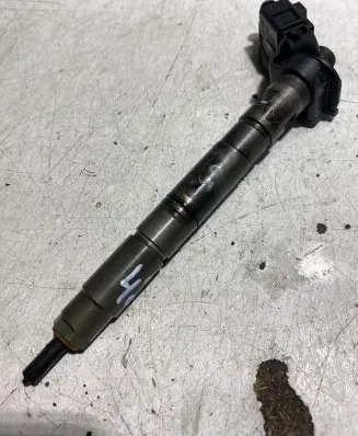 Audi A6 S6 C6 4F Fuel injector 059130277Q