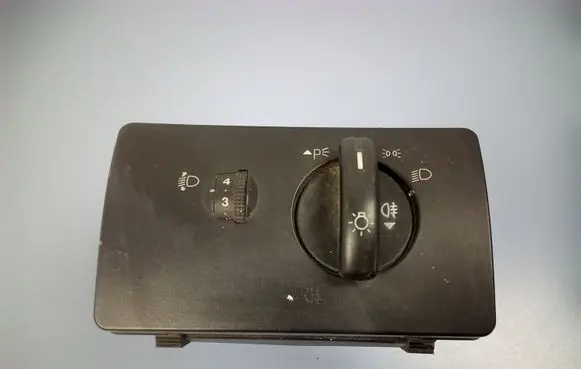 Ford Mondeo Mk III Light switch 1S7T13A024HB