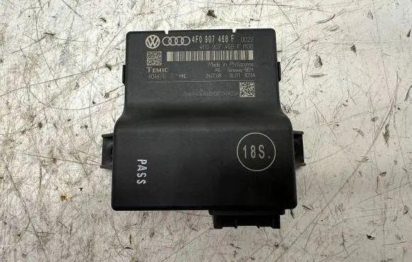Audi Q7 4L Gateway control module 4F0907468F