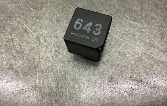 Audi A6 S6 C6 4F Other relay 8K0951253 V23136B6X72