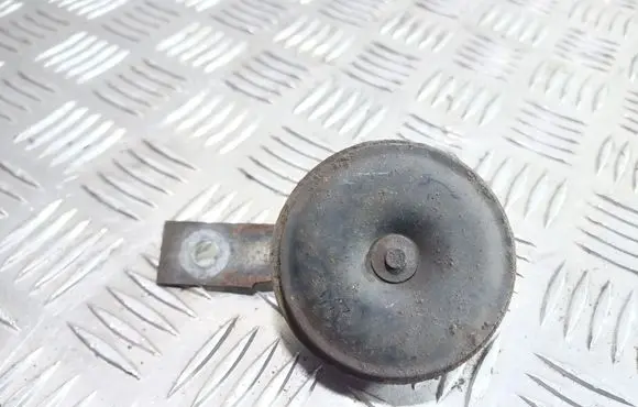 Mitsubishi Lancer VIII Horn signal