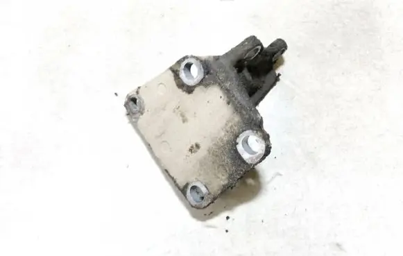 Land Rover Freelander Engine mounting bracket