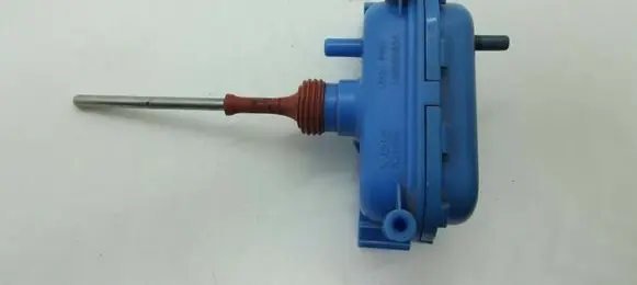 Audi 100 S4 C4 Central locking vacuum pump 4a0862153a